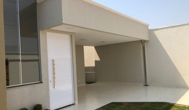 Belssima Casa de 03 Quartos, 01 Sute Master + Closet + Piscina, Churrasqueira e rea Gourmet